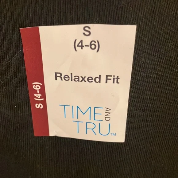 #117 - 2 Women’s Time and Tru Short Sleeve Relaxed Fit T-Shirts - S (4-6) - Picture 3 of 3